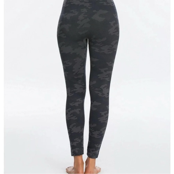 NWOT Spanx camo leggings - Picture 4 of 5